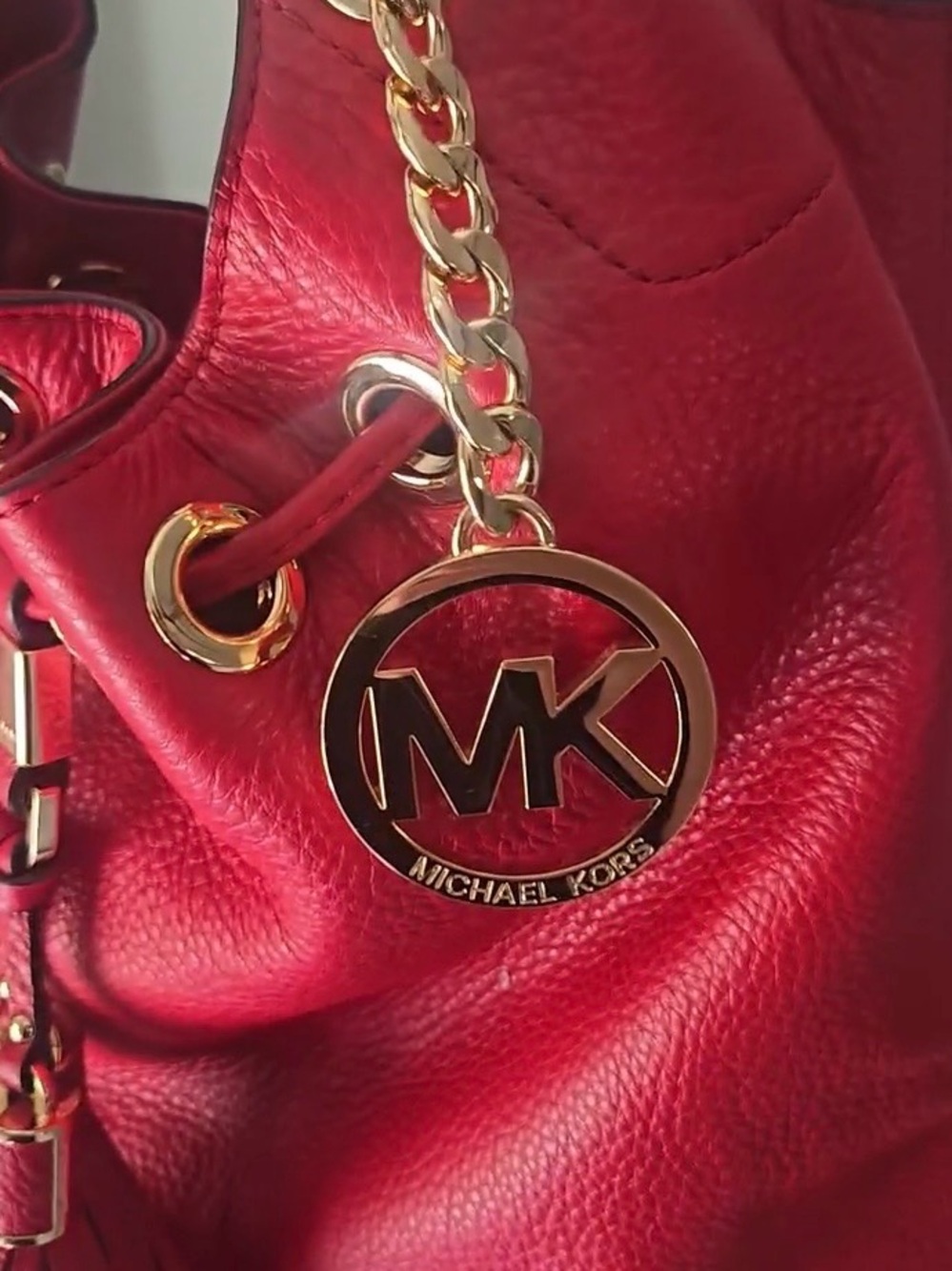 Michael Kors Red Leather Shoulder Bag with Gold Hardware like new - Picture 4 of 12